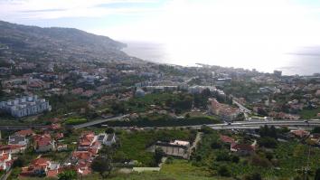 Panorama sur Funchal vu du Pico dos Barcelos